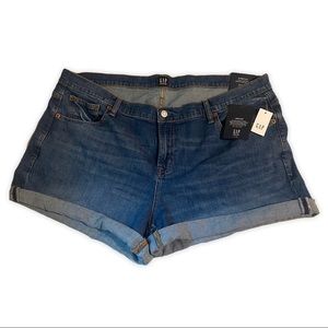 NWT Gap Mid Rise Denin 3’ Short